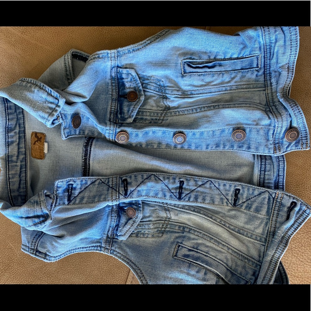 Sleeveless Jean Jacket